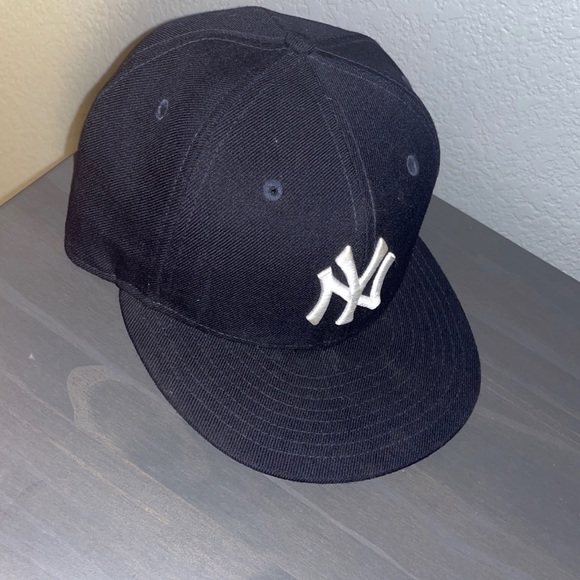 Net York Yankees Fitted Hat - Picture 4 of 5